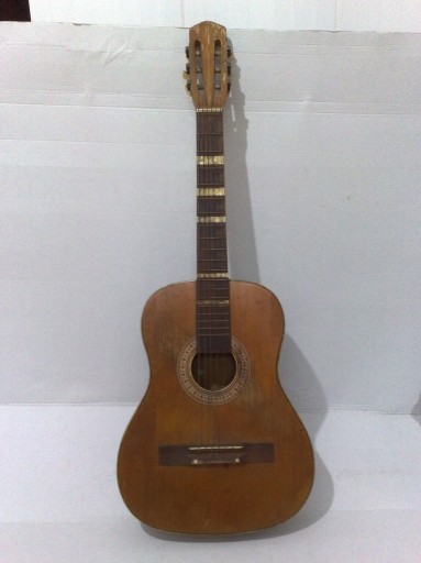 Zdjęcie oferty: Stara gitara akustyczna, 6 strun