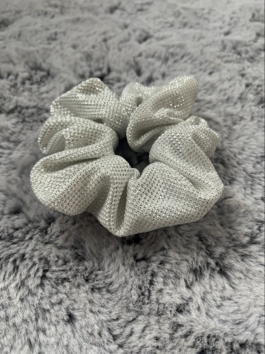 Zdjęcie oferty: Gumka do włosów scrunchie handmade ręcznie robiona frotka błyszcząca