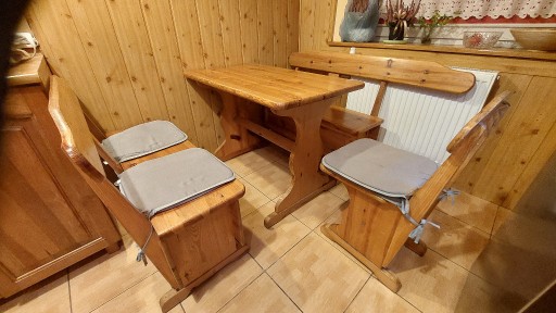 Zdjęcie oferty: Stolik kuchenny z ławami, drewno sosnowe