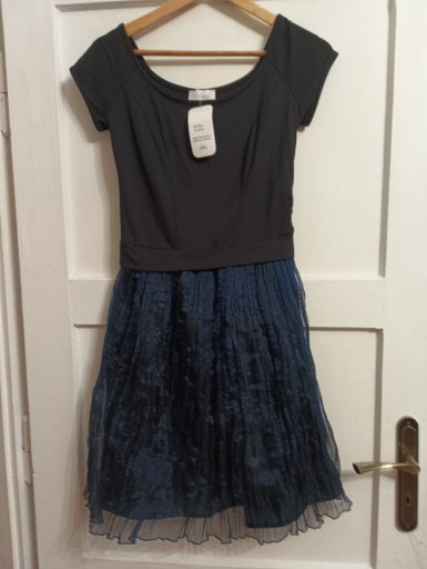 Zdjęcie oferty: Nowa sukienka polskiej marki .Czarna góra dół z szyfonu granatowego