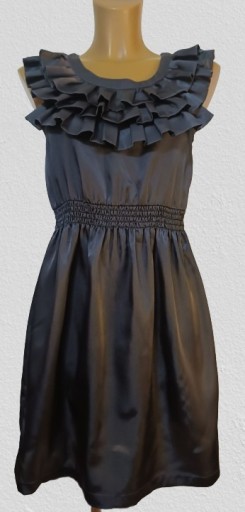 Zdjęcie oferty: Sukienka z dekoltem ozdobionym falbankami 36 FRK