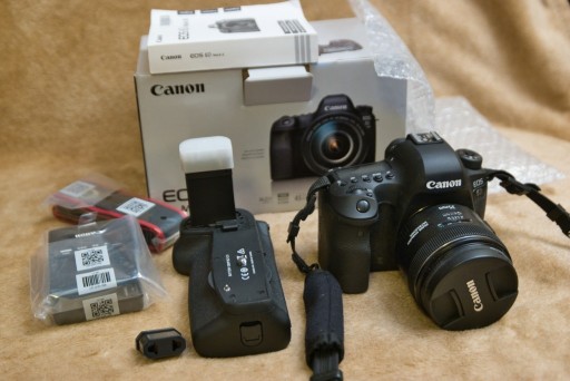 Zdjęcie oferty: Canon 6D mII grip BG-E21 i obiektyw 35mm f2 IS