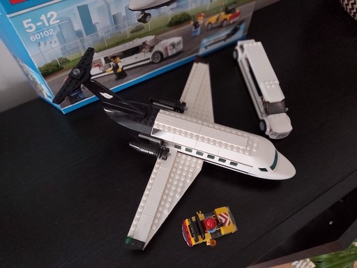 Zdjęcie oferty: Klocki Lego City Lotnisko obsługa VIP-ów 60102