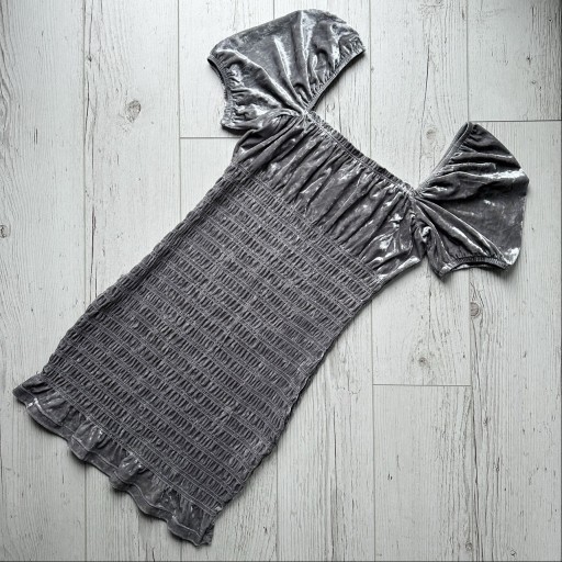 Zdjęcie oferty: Srebrna welurowa aksamitna sukienka sylwestrowa z bufiastym rękawem h&m 36