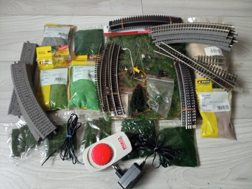 Zdjęcie oferty: Tory A-gleis H0 i to co na zdjęciu