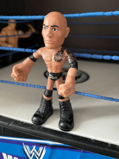 Zdjęcie oferty: Super figurka giętka WWE MATTEL 2019 THE ROCK