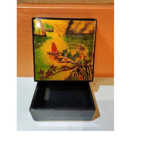 Zdjęcie oferty: szkatułka skrzynka pudełko z laki ręcznie malowane japońskie vintage