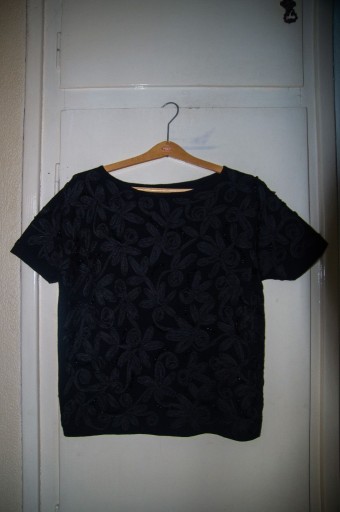 Zdjęcie oferty: Bluza czarna w wzory vintage XL