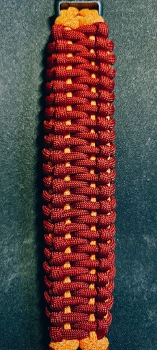 Zdjęcie oferty: Bransoletka Paracord M-4 KNOT