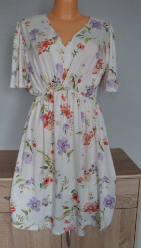 Zdjęcie oferty: Bodyflirt Biała rozkloszowana sukienka w kwiaty rozm.32/34