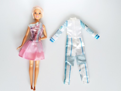 Zdjęcie oferty: Lalka Barbie kosmonautka 2 ubranka Mattel zawody