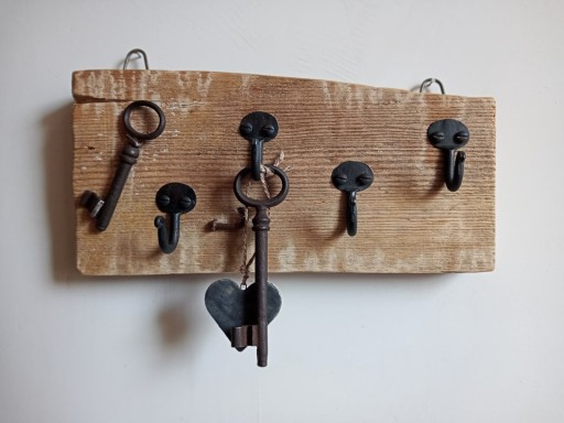 Zdjęcie oferty: Rustykalny wieszak na klucze Wieszak drewniany