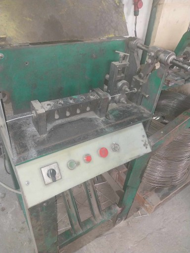 Zdjęcie oferty: Maszyna do prostowania drutu