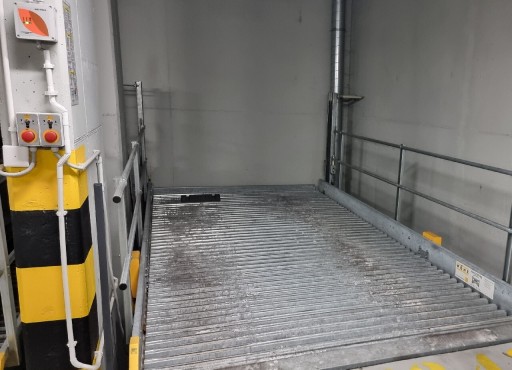 Zdjęcie oferty: Garaż w bloku, platforma pojedyncza górna, Al. Sikorskiego/Lubaszki  W-wa