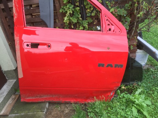 Zdjęcie oferty: Dodge Ram 1500 drzwi prawy przód uszkodzone