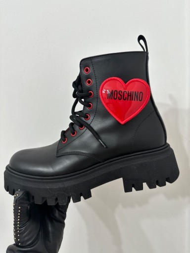 Zdjęcie oferty: Kozaczki Boots Moschino 