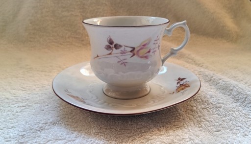 Zdjęcie oferty: Ćmielów. Serwis do kawy lub herbaty. Filiżanki + spodeczki. NOWY.