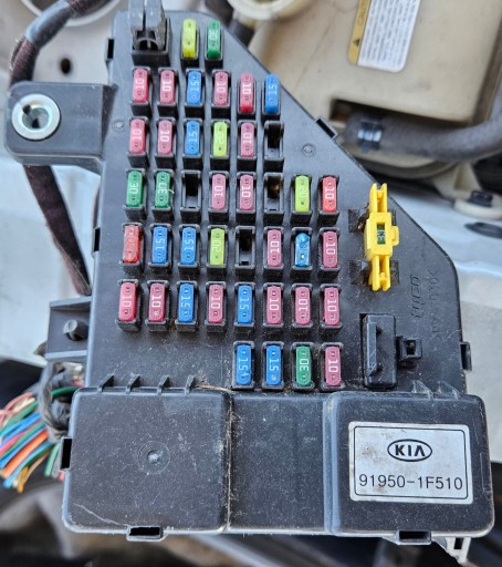 Zdjęcie oferty: Kia Sportage skrzynka bezpieczników 91950-1f510
