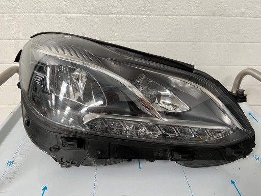 Zdjęcie oferty: MERCEDES E-KLASA W212 LIFT LAMPA PRAWA KOMPLETNA