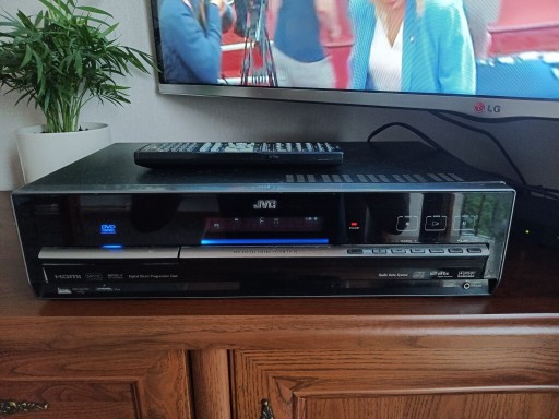 Zdjęcie oferty: Amplituner 5.1 JVC xv -thd5 plus pilot