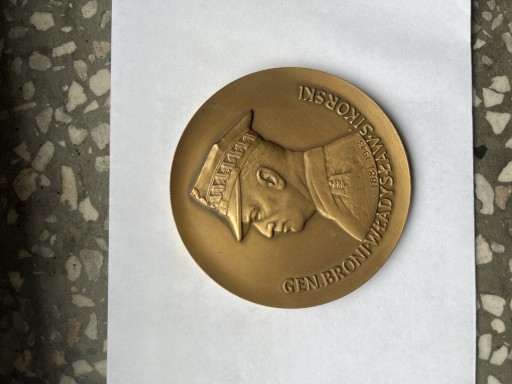 Zdjęcie oferty: Medal Gen. Broni Władysław Sikorski