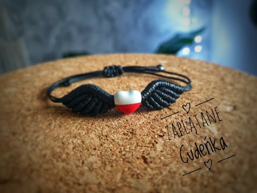 Zdjęcie oferty: Bransoletka skrzydła + charms biało-czerwone serce