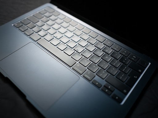 Zdjęcie oferty: Laptop MacBook Air M2 13,6 AppleM16GB/512GB grafit