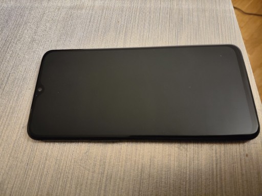 Zdjęcie oferty: OnePlus 6T 8/128 GB w dobrym stanie 