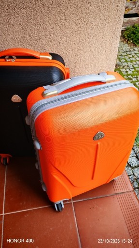 Zdjęcie oferty: Pomarańczowa walizka kabinowa RGB 55 * 39 * 17, w bardzo dobrym stanie