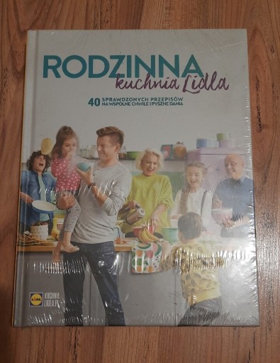 Zdjęcie oferty: Rodzinna Kuchnia Lidla - nowa, folia!