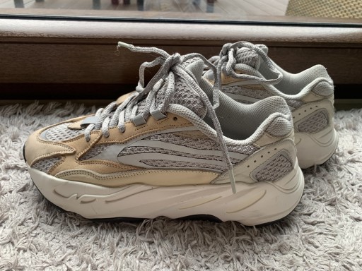 Zdjęcie oferty: Adidas Yeezy boost 700 v2 cream 39 1/3