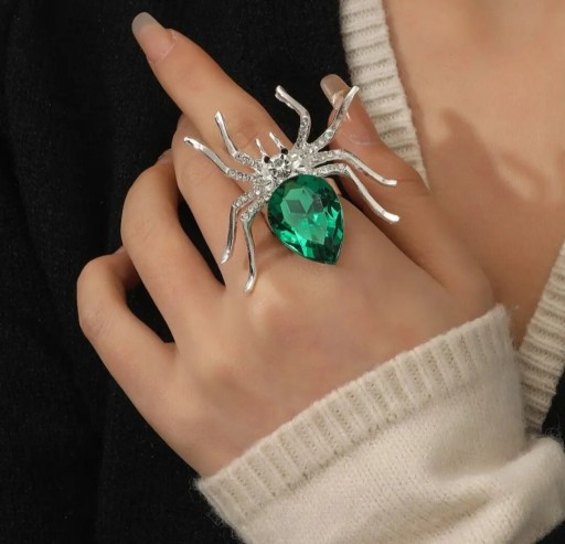 Zdjęcie oferty: Regulowany duży pierścionek pająk kryształ kamie