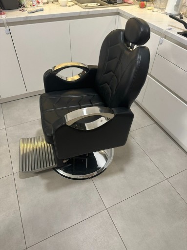 Zdjęcie oferty: Fotel fryzjerski/barberski