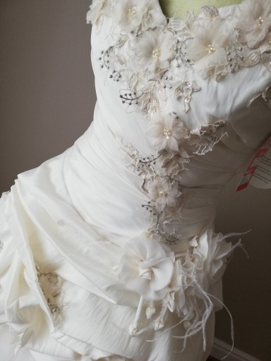 Zdjęcie oferty: LAURA SCOTT suknia ślubna ECRU 40 TREN OKAZJA