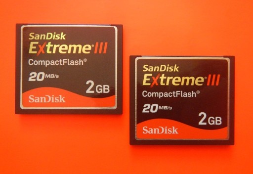 Zdjęcie oferty: CompactFlash 2 GB ~~ SanDisk Extreme III ~~ 20MB/s