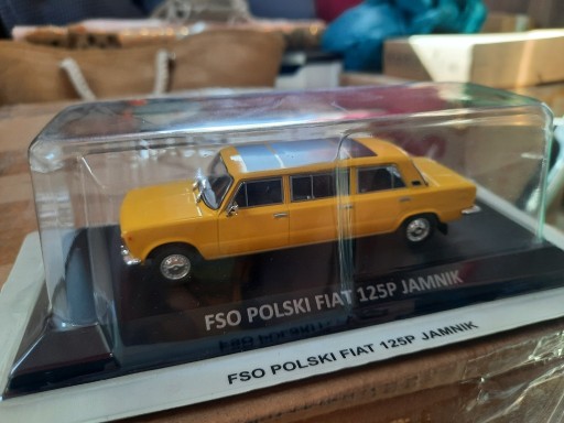 Zdjęcie oferty: 1:43 Fiat 125P Jamnik limuzyna legendy fso