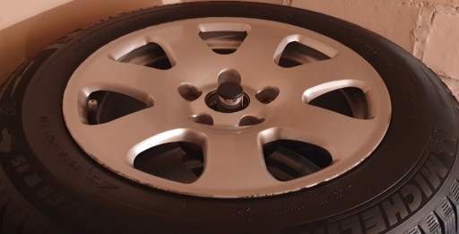 Zdjęcie oferty: 4xopony zimowe Michelin 195x65x15 i felgi aluminiowe 