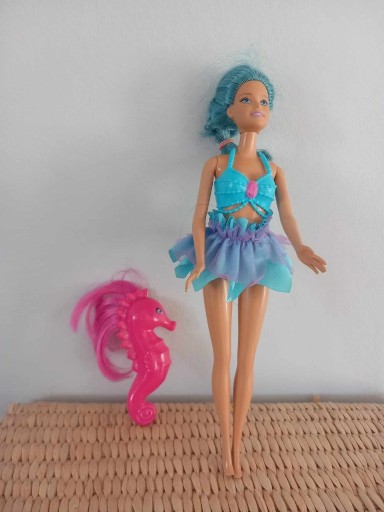Zdjęcie oferty: Lalka Barbie Syrena z konikiem morskim