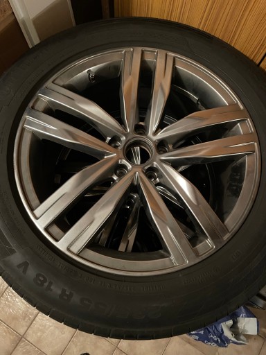 Zdjęcie oferty: VW Tiguan Felgi z oponami 235/55R18v