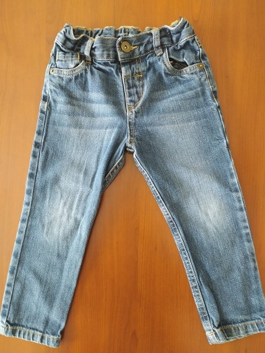 Zdjęcie oferty: Spodnie jeansowe F&F 2-3 lata