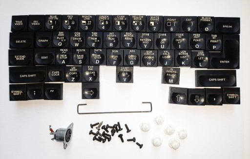 Zdjęcie oferty: ZX SPECTRUM+ klawisze, śrubki i złącze DIN