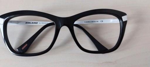 Zdjęcie oferty: Solano Czarne oprawki z białymi zausznikami bez nosków