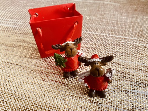 Zdjęcie oferty: komplet świąteczny 2 figurek reniferów w torbie