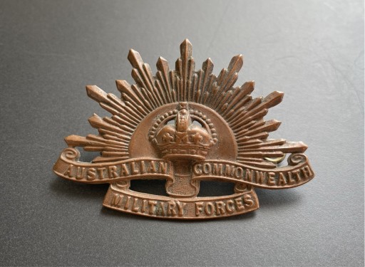 Zdjęcie oferty: Odznaka Australian Commonwealth Military Forces Australia II WŚ
