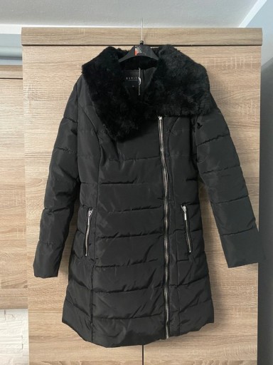 Zdjęcie oferty: Kurtka pikowana płaszcz zimowa z futerkiem długa S