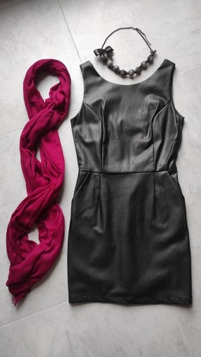 Zdjęcie oferty: Czarna sukienka mini nowa odkryte plecy 