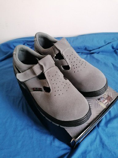 Zdjęcie oferty: Buty robocze sandały na rzep ochronne BHP roz. 42