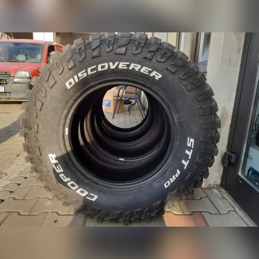 Zdjęcie oferty: Opony 305/70 r. 18