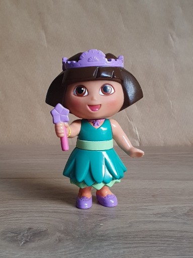 Zdjęcie oferty: Lalka Dora poznaje świat figurka