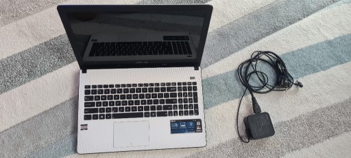 Zdjęcie oferty: Laptop Asus X501U 15,6 120 GB SSD